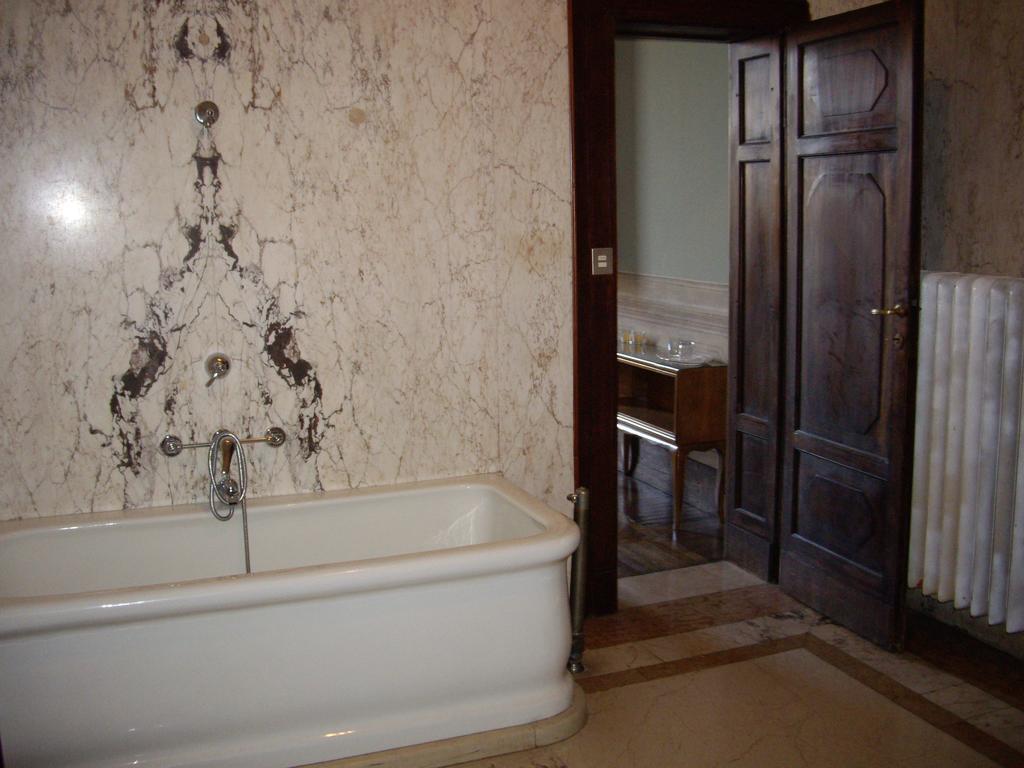 Villa Benni B&B Bolonya Oda fotoğraf
